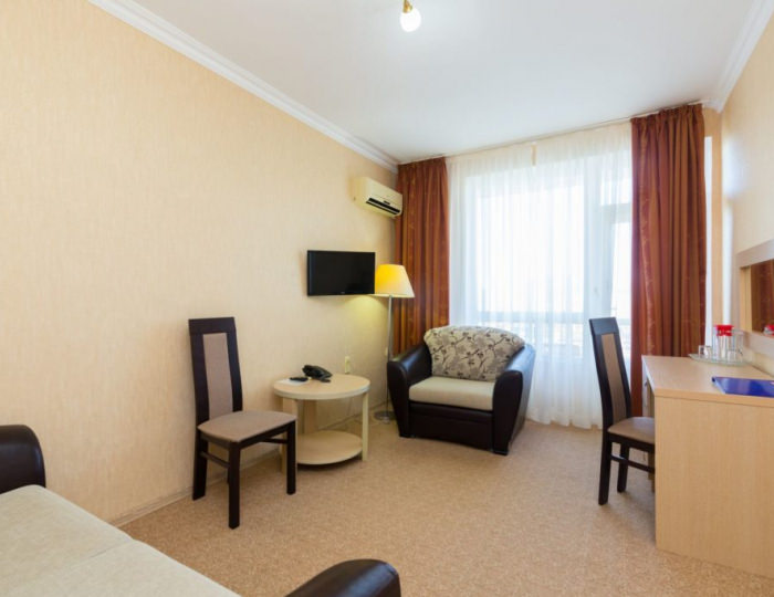 2-местное 2-комн. люкс, корп. &quot;Коралл&quot; - СКК «Адлеркурорт» (корпус «Коралл»)